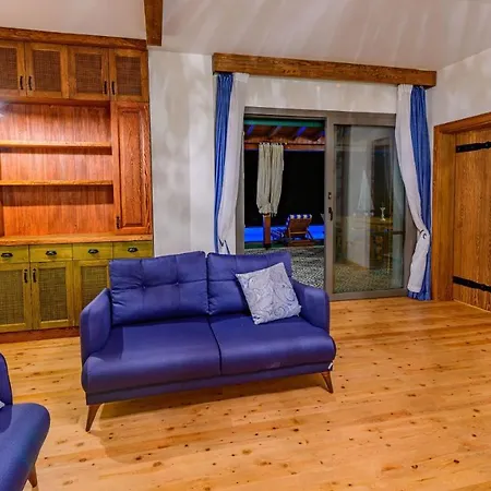 Fethiye Kayakoey'De Oezel Havuzlu 10 Kisilik Villa Nazen Вилла