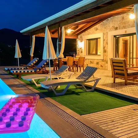 Fethiye Kayakoey'De Oezel Havuzlu 10 Kisilik Villa Nazen Вилла Фетхие