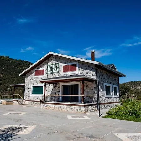 Fethiye Kayakoey'De Oezel Havuzlu 10 Kisilik Villa Nazen Вилла Фетхие
