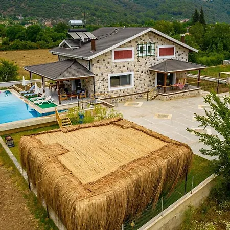 Вилла Fethiye Kayakoey'De Oezel Havuzlu 10 Kisilik Villa Nazen *