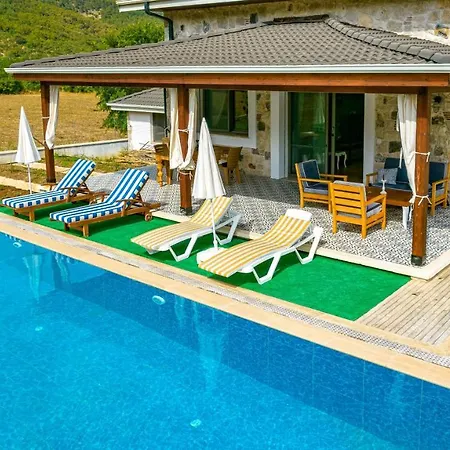 Fethiye Kayakoey'De Oezel Havuzlu 10 Kisilik Villa Nazen * Фетхие