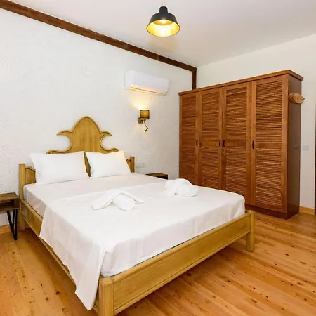 Fethiye Kayakoey'De Oezel Havuzlu 10 Kisilik Villa Nazen * Фетхие