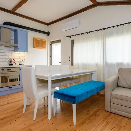 Вилла Fethiye Kayakoey'De Oezel Havuzlu 10 Kisilik Villa Nazen Фетхие