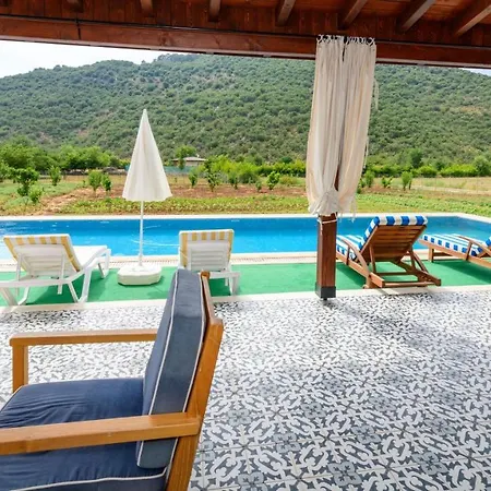 Fethiye Kayakoey'De Oezel Havuzlu 10 Kisilik Villa Nazen Вилла