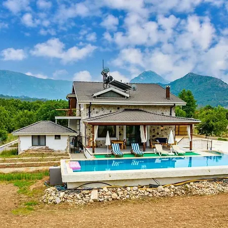Fethiye Kayakoey'De Oezel Havuzlu 10 Kisilik Villa Nazen Villa Fethiye